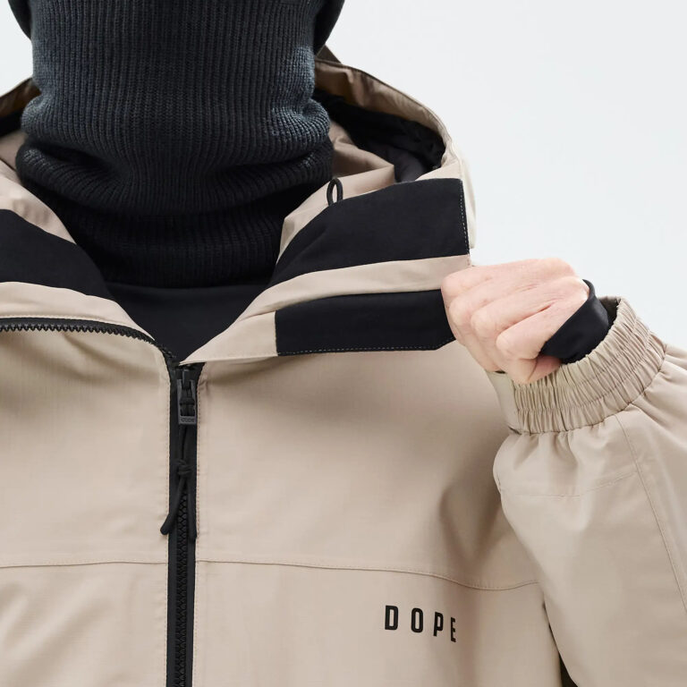 Un cuello de microfibra para estar siempre seco y abrigado.